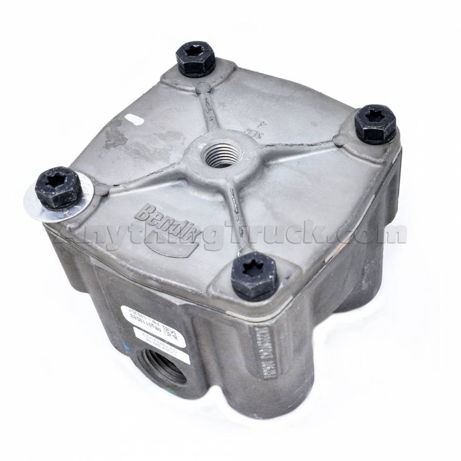 Bendix 065181 Relay Valve with Vertical Del Ports, 5.5 PSI Crack