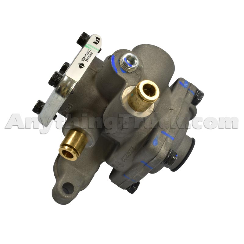 Bendix 800969 R-7 Spring Brake Valve, Replaces Navistar 3561639C1