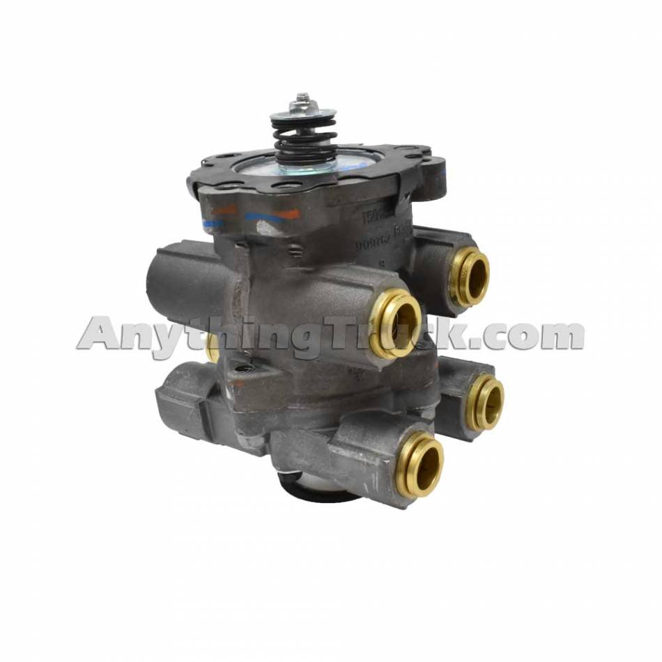 Bendix 802753 E‑8P Foot Valve, Mixed PTC/NPT Ports | AnythingTruck.com