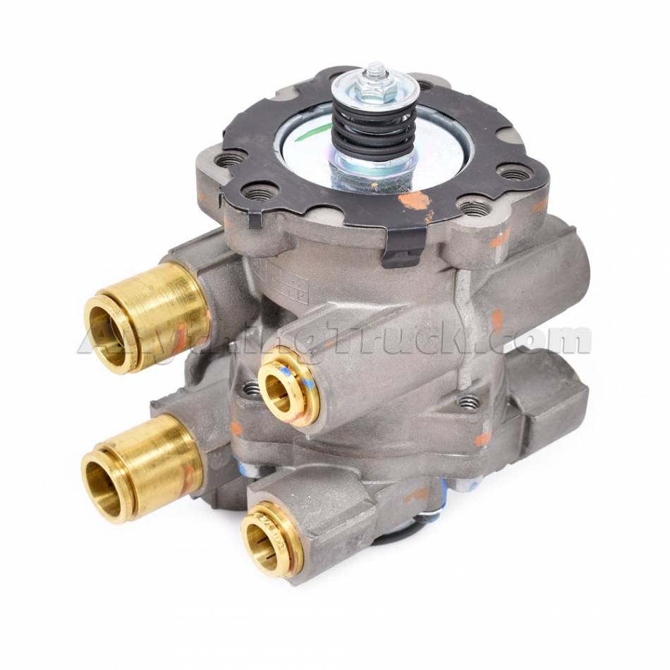Bendix 800646 E‑8P Foot Valve, Mixed PTC Ports | AnythingTruck.com