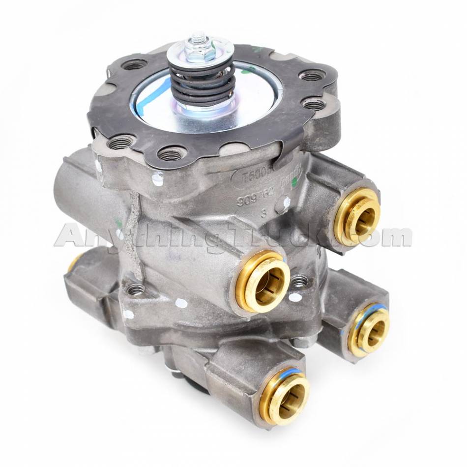 Bendix 800647 E‑8P Foot Valve, Mixed PTC Ports | AnythingTruck.com