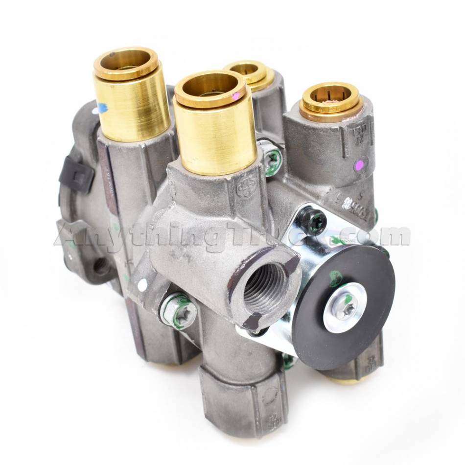 Bendix 800647 E‑8P Foot Valve, Mixed PTC Ports | AnythingTruck.com